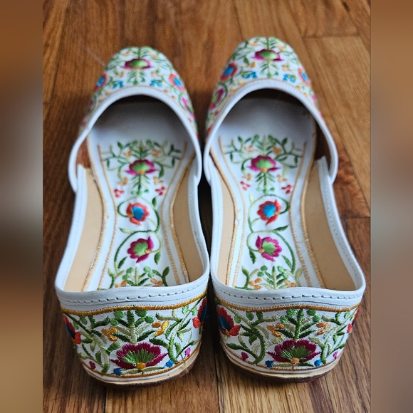White and Pink Indian Jutti/Nagra/Shoes with Leather Bottom in Size 8 - Picture 3 of 6